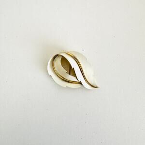 Vintage Crown Trifari Swirl Leaf Brooch, White Enamel Gold Tone Retro Leaf Pin